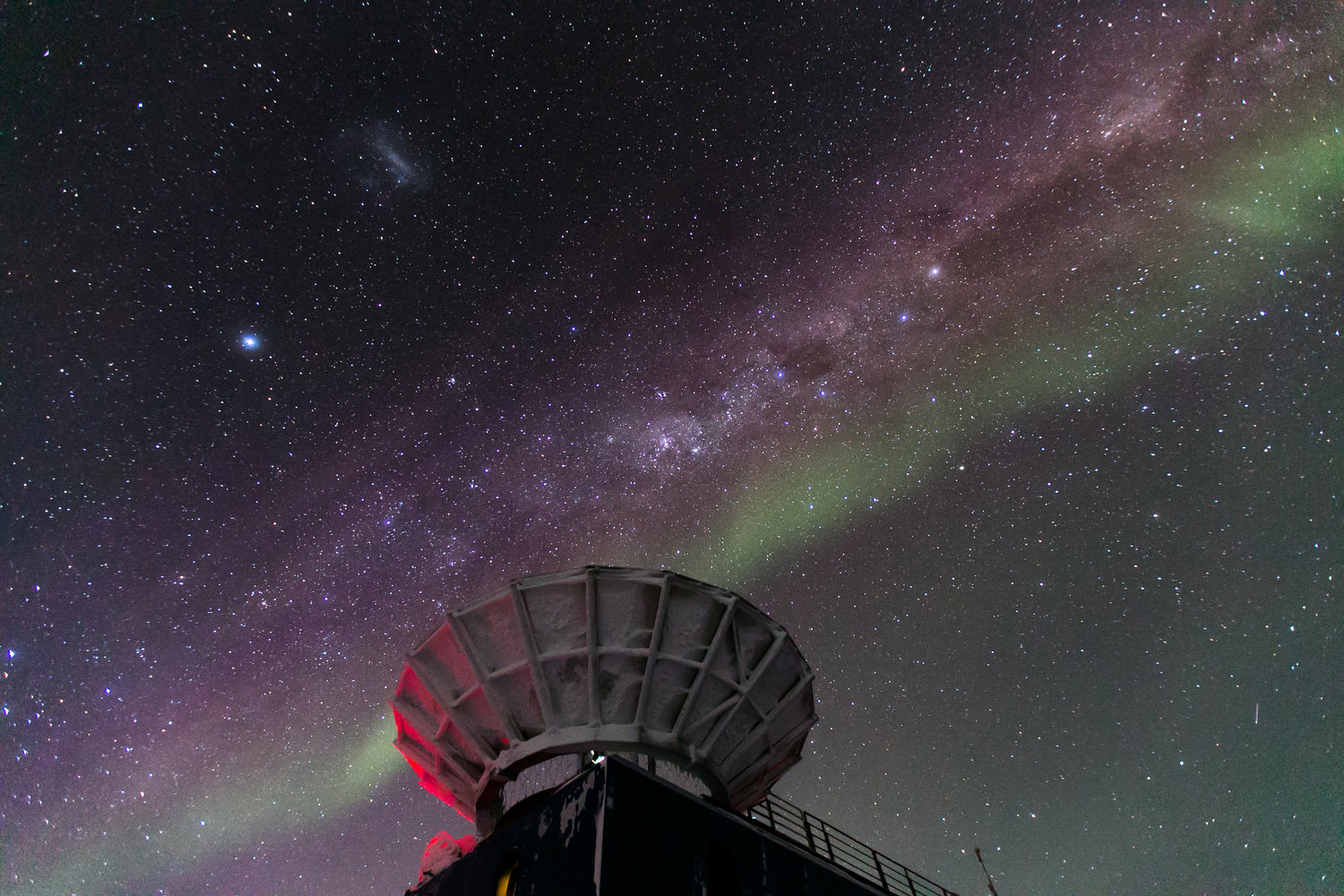 The BICEP/Keck Array located at the South Pole. image credit: BICEP/Keck Collaboration